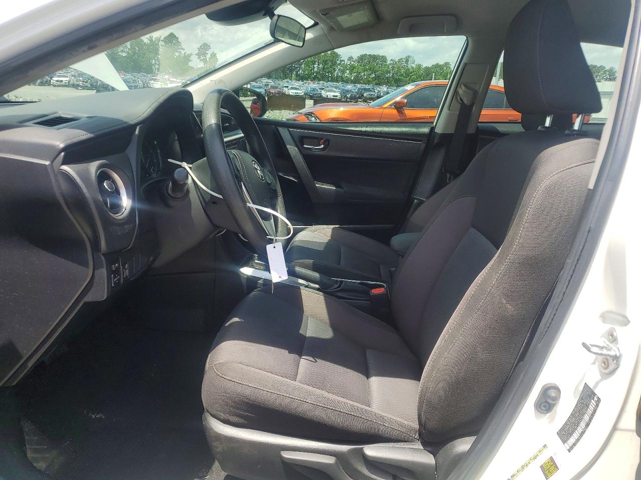 2018 TOYOTA COROLLA LE photo 19