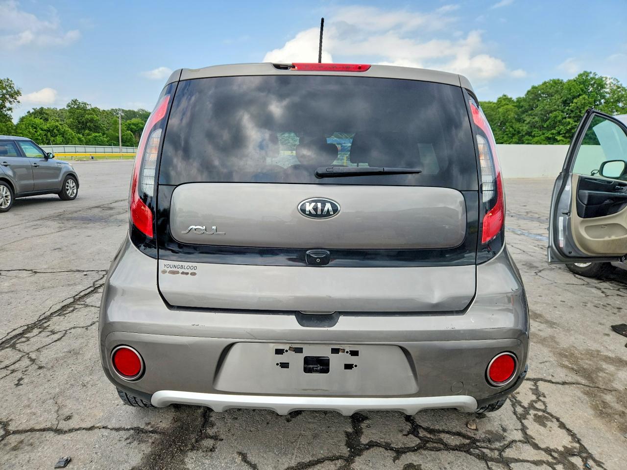 2017 KIA SOUL + photo 16