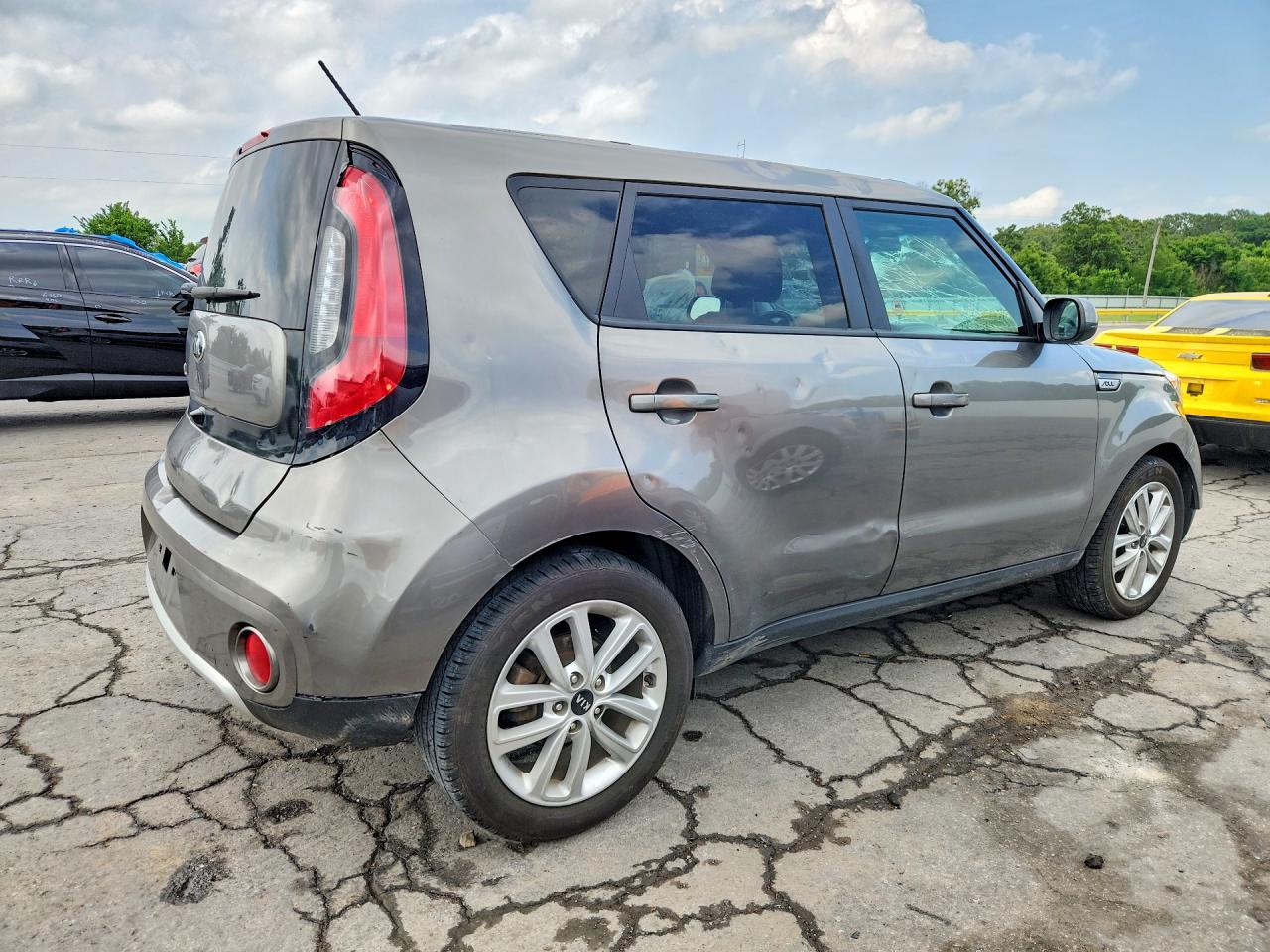 2017 KIA SOUL + photo 7