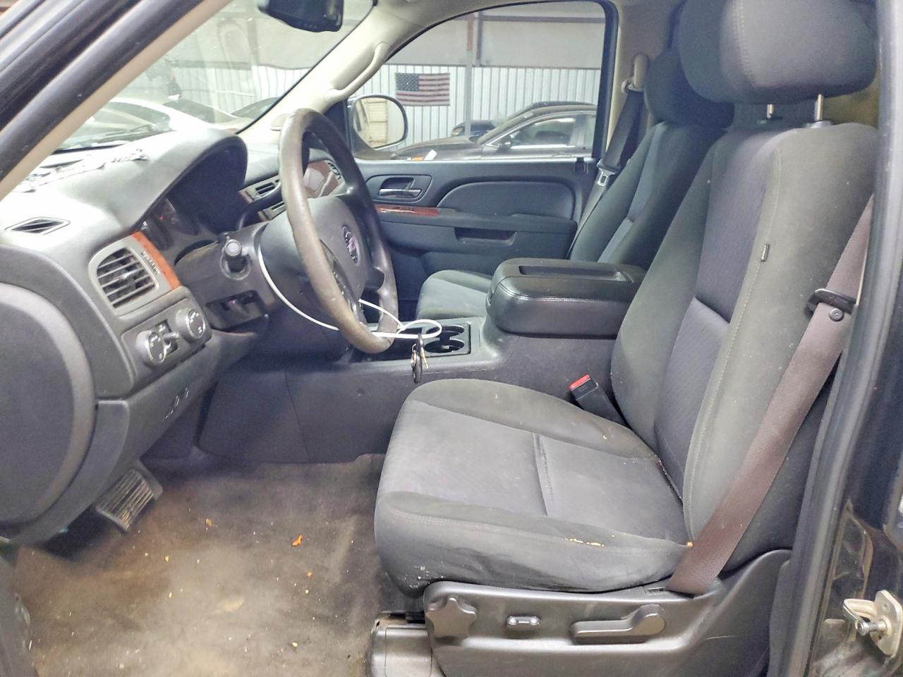 2011 CHEVROLET TAHOE photo 7