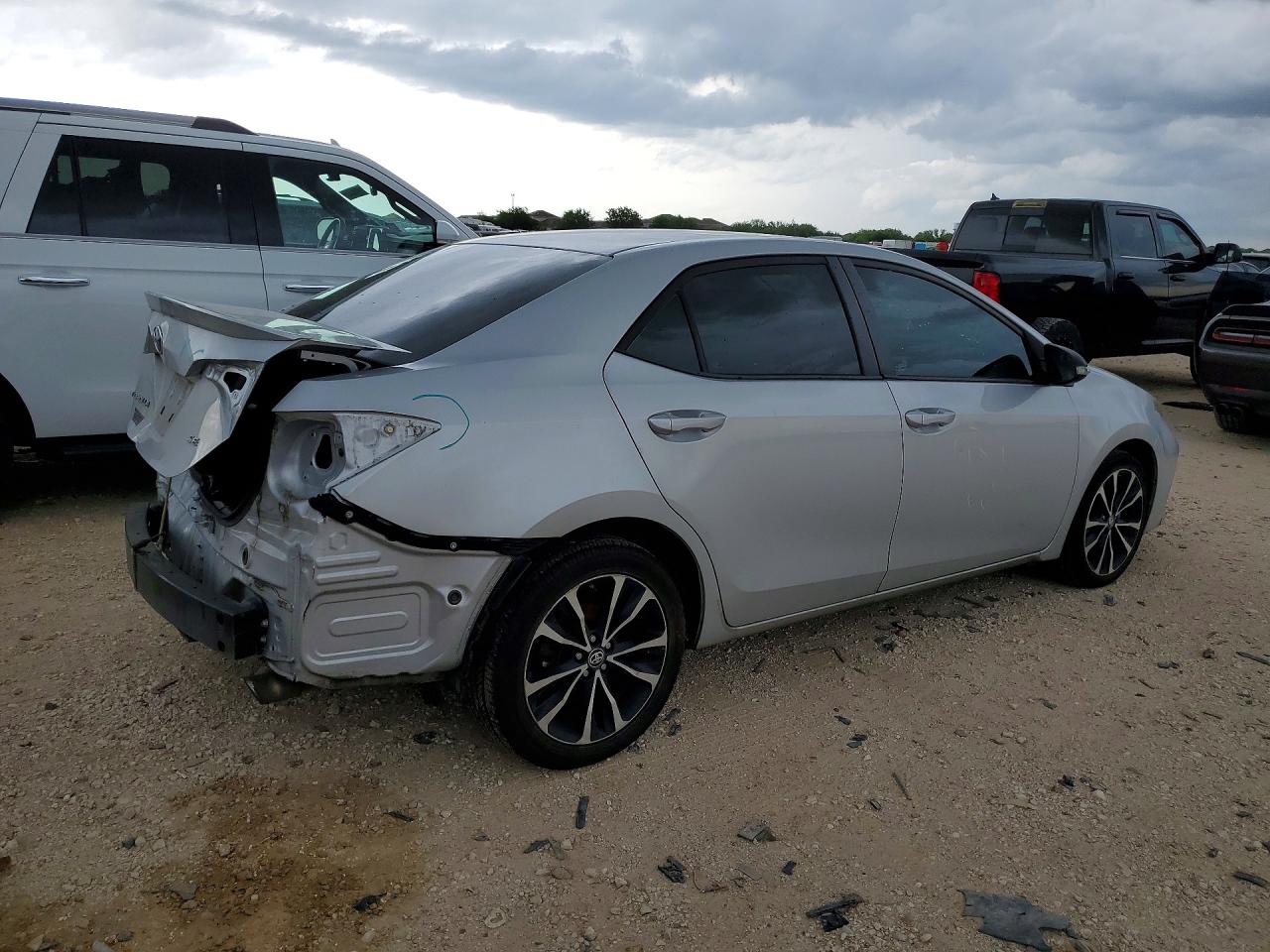 2017 TOYOTA COROLLA SE photo 5