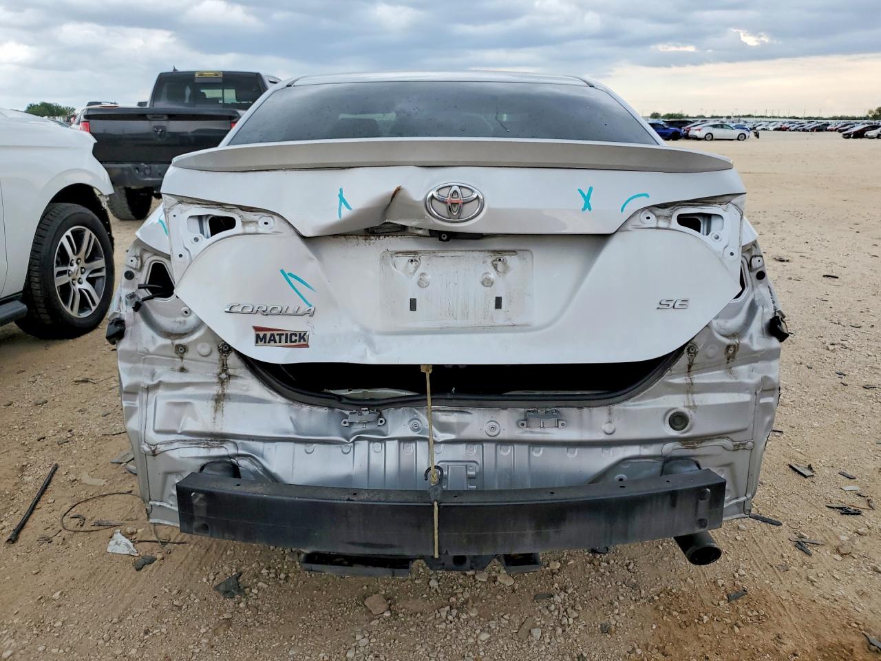 2017 TOYOTA COROLLA SE photo 11