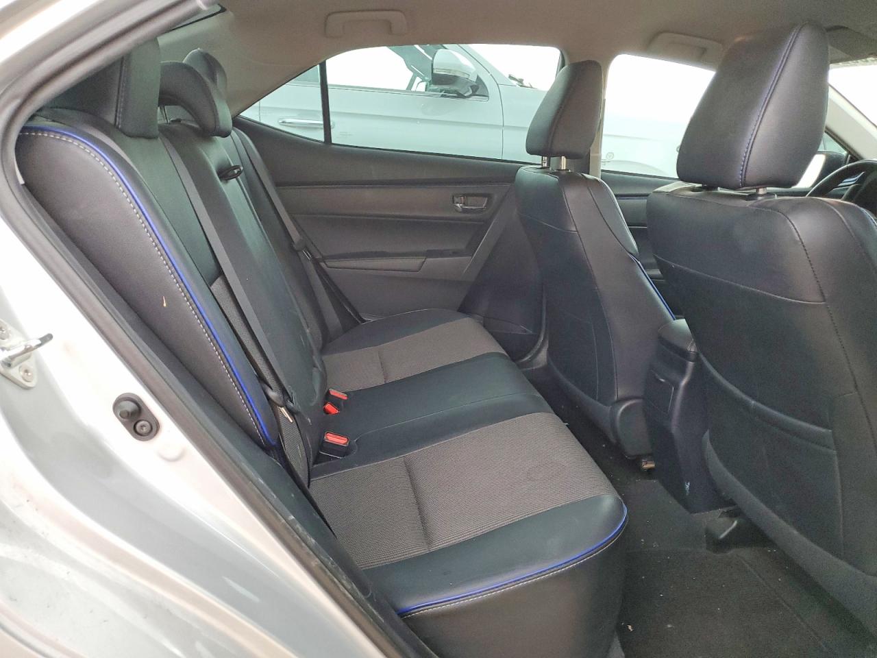 2017 TOYOTA COROLLA SE photo 19