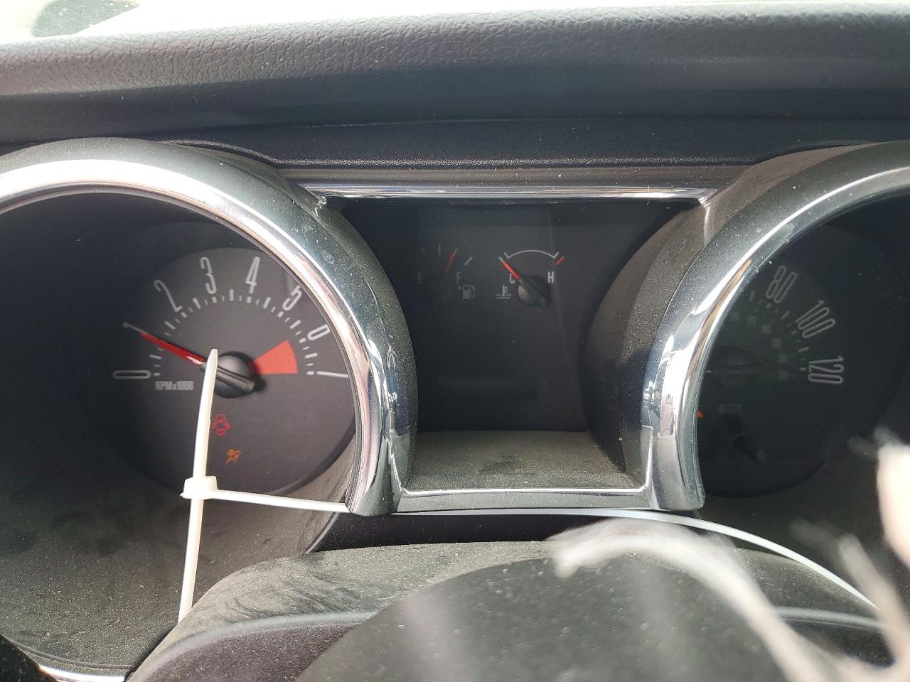 2005 FORD MUSTANG photo 25