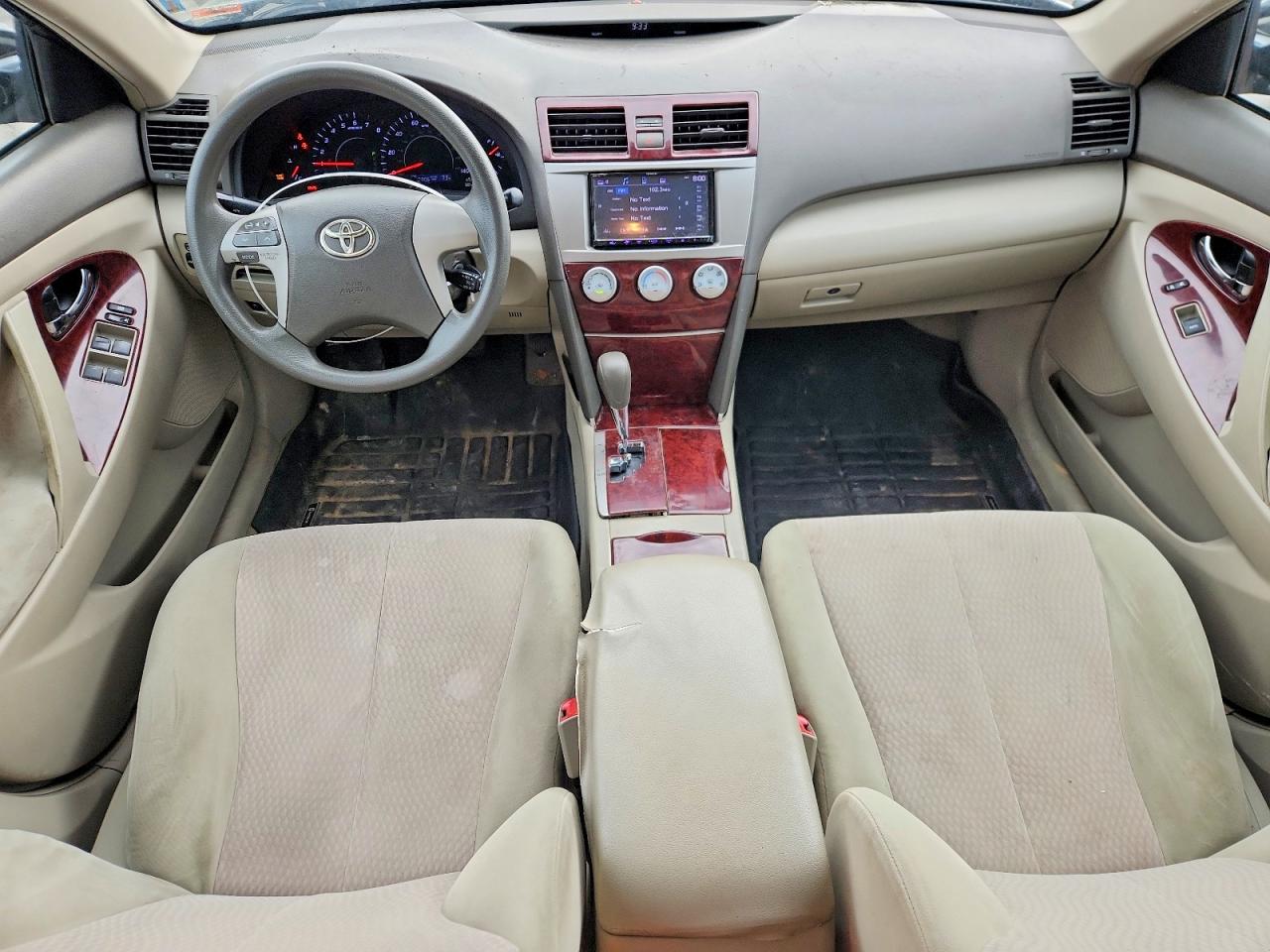 2011 TOYOTA CAMRY LE photo 22