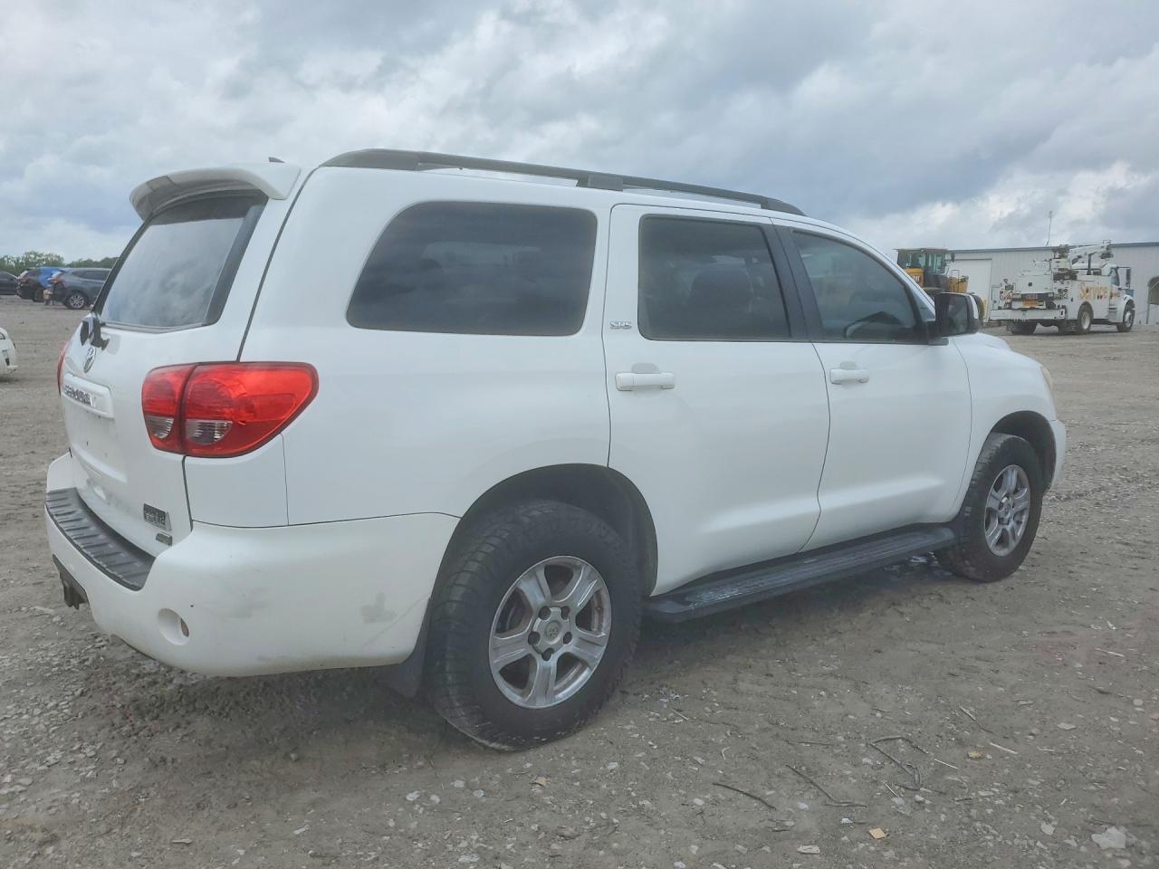 2014 TOYOTA SEQUOIA SR5 photo 7