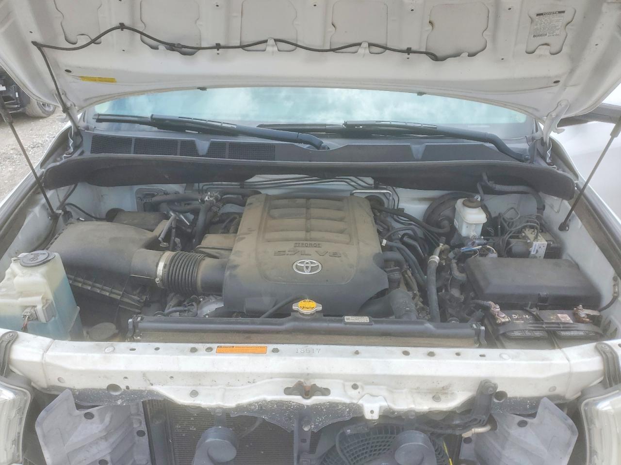 2014 TOYOTA SEQUOIA SR5 photo 34