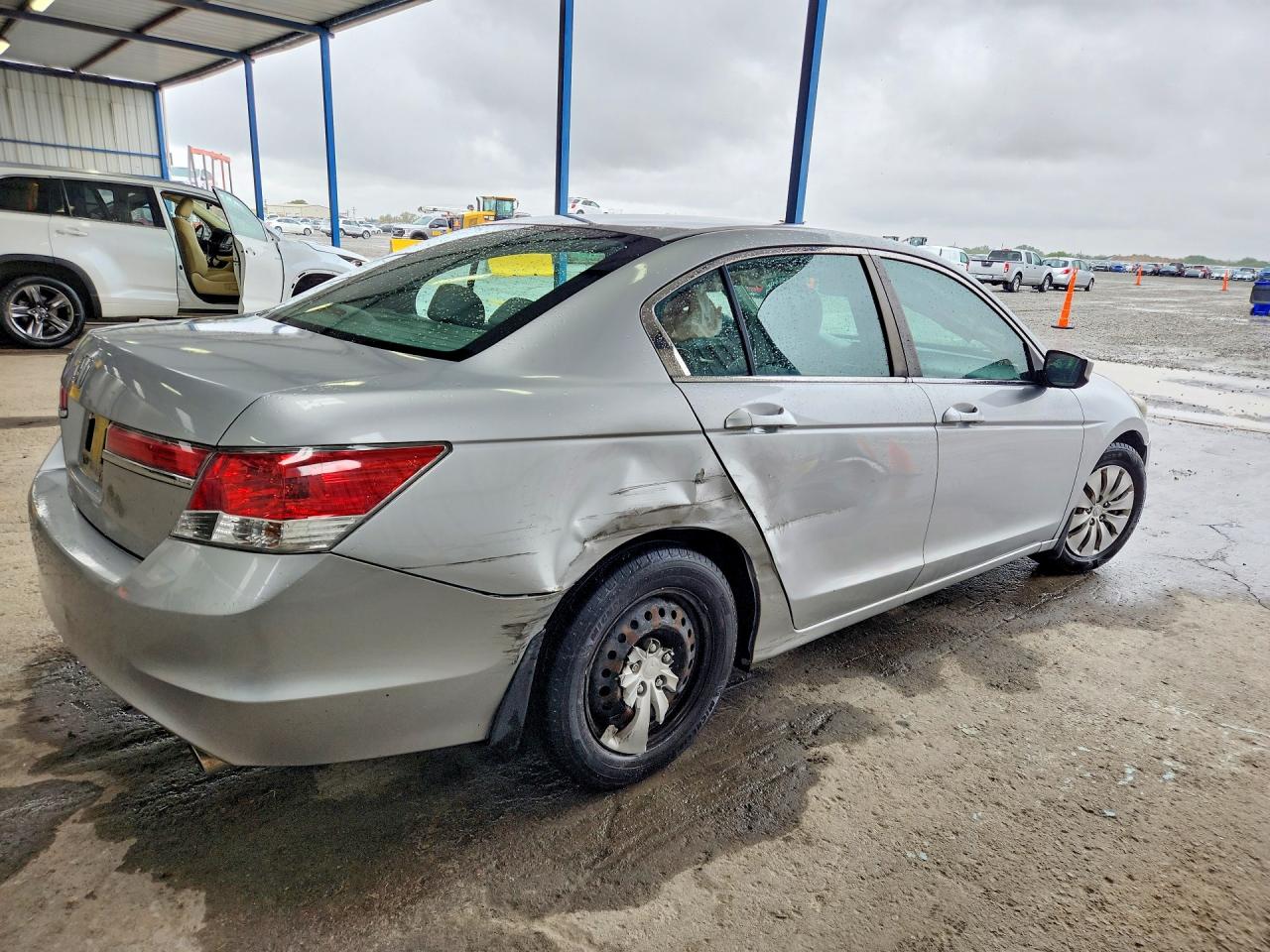 2012 HONDA ACCORD LX photo 5