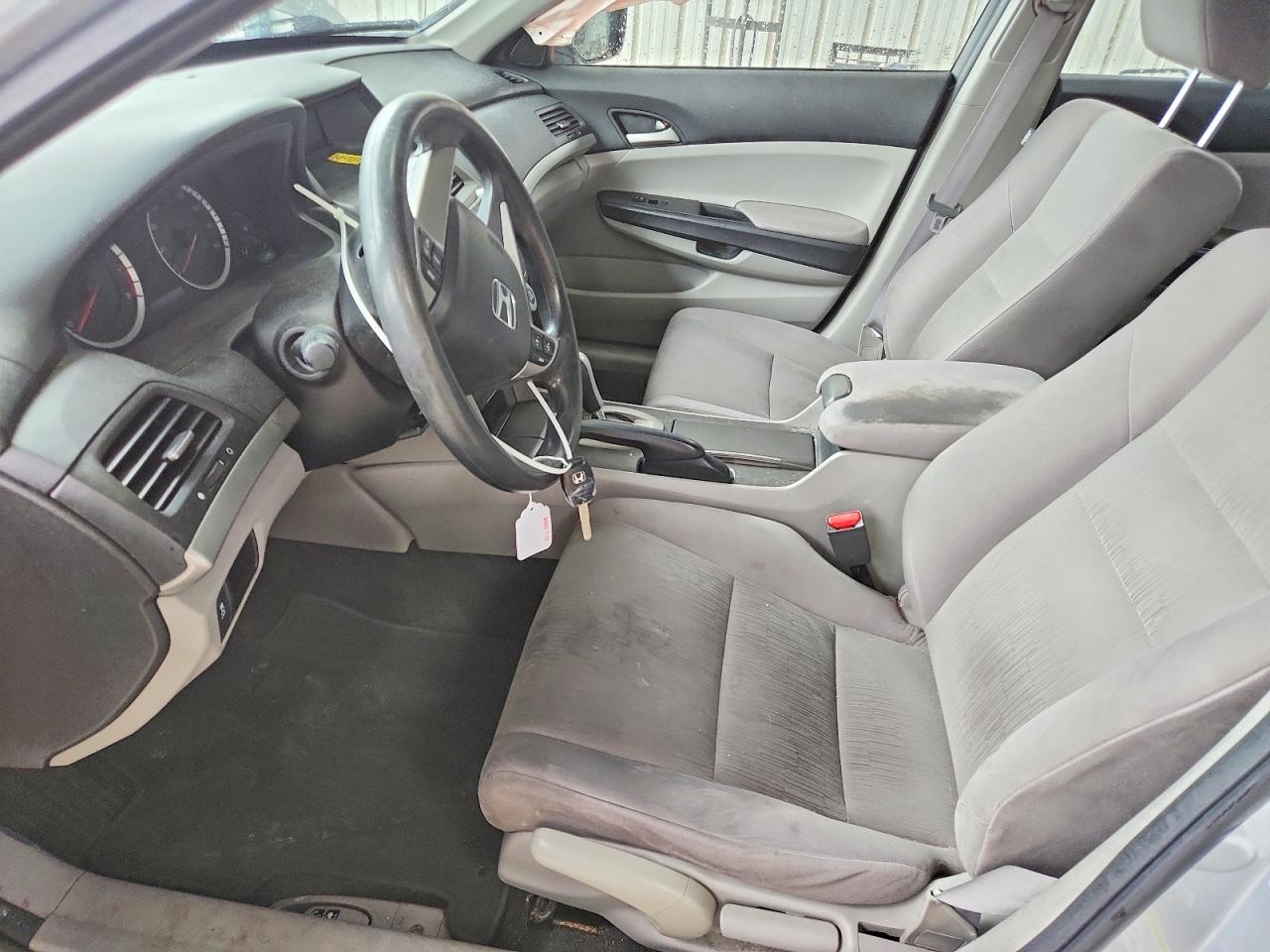 2012 HONDA ACCORD LX photo 13