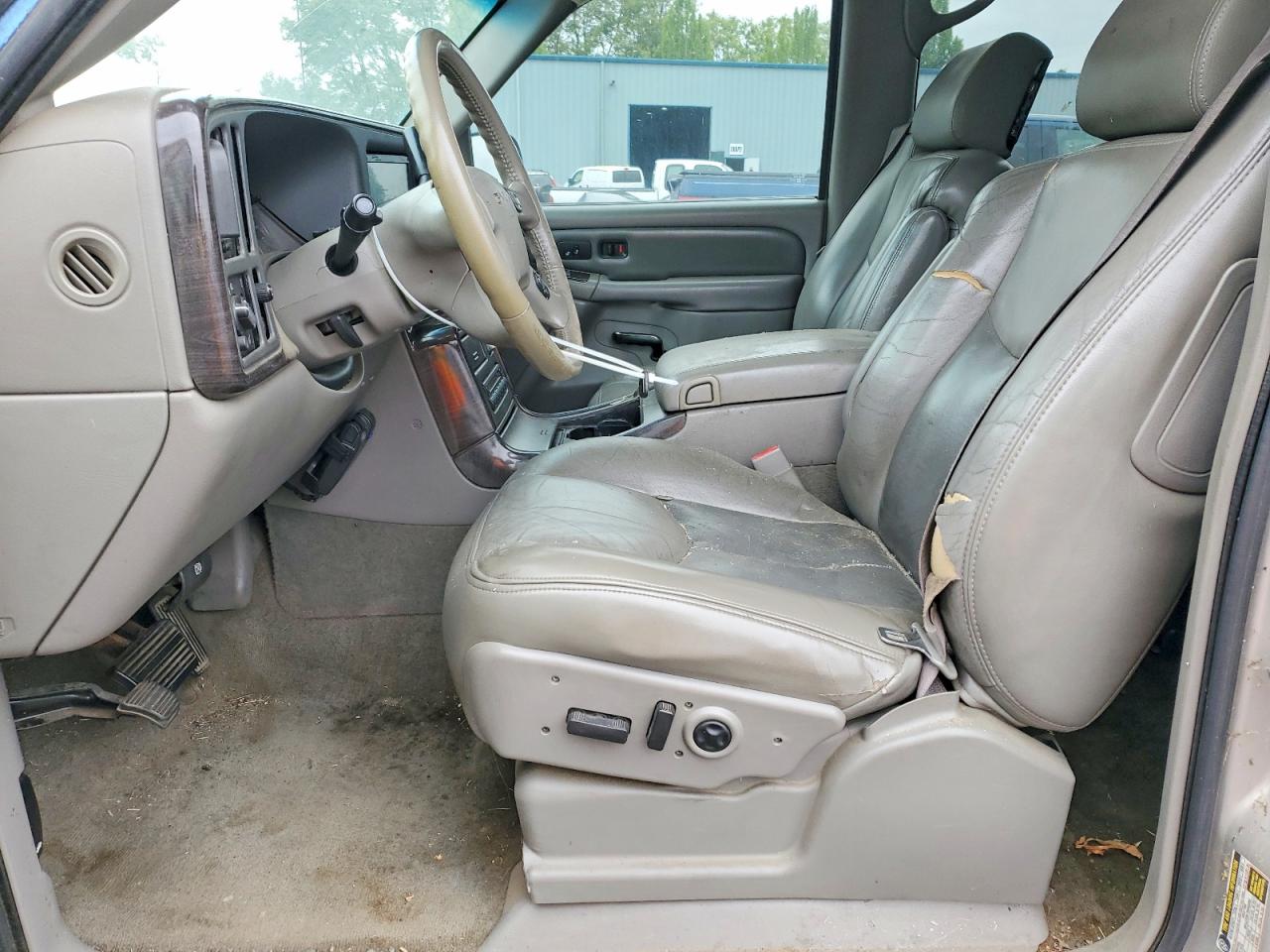 2004 GMC YUKON DENALI photo 7