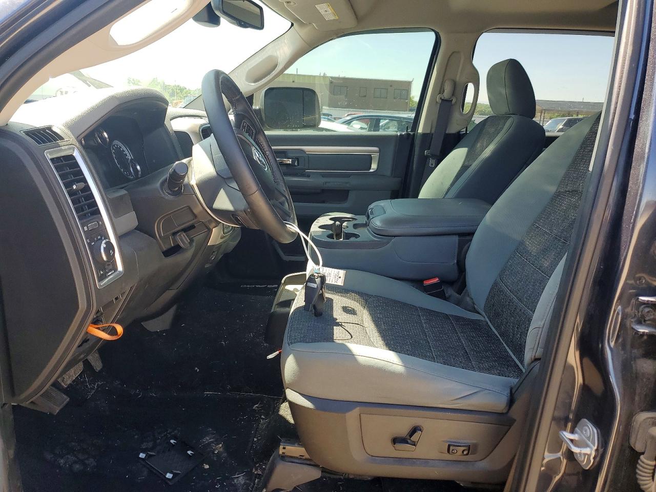 2019 RAM 1500 CLASSIC SLT photo 19