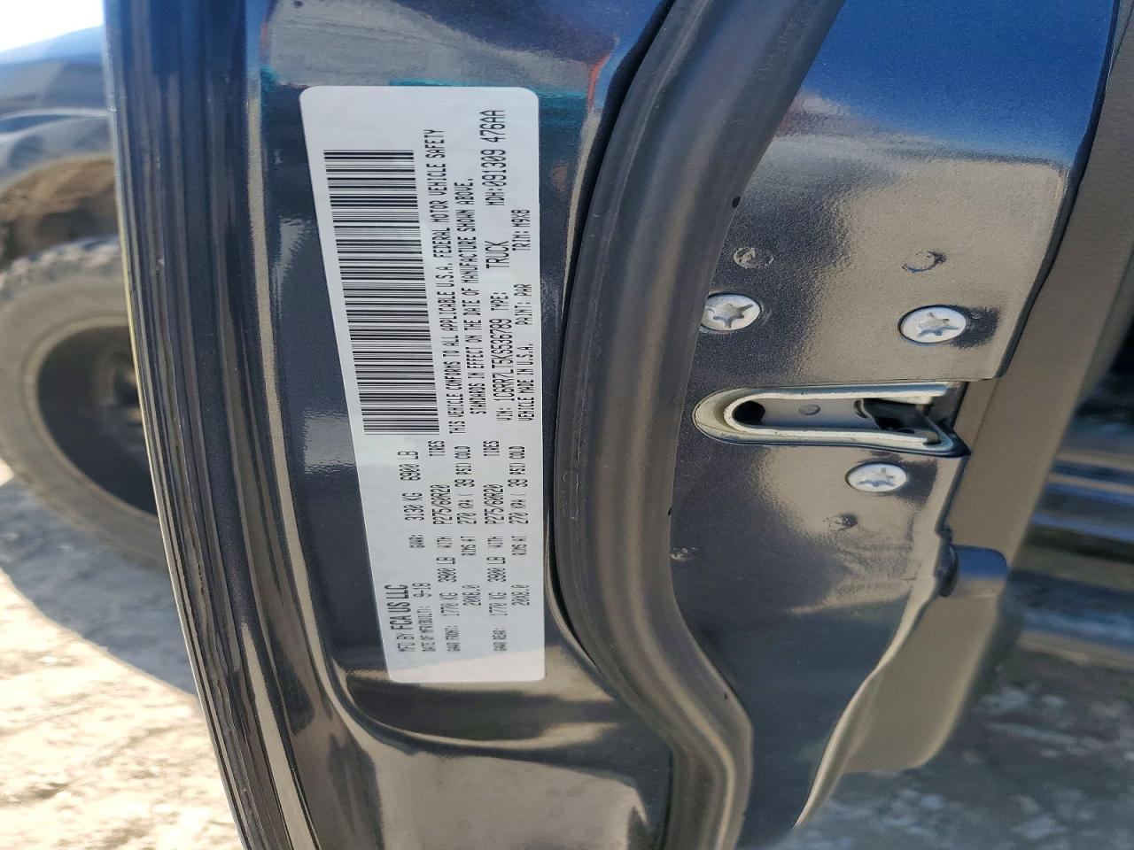 2019 RAM 1500 CLASSIC SLT photo 34