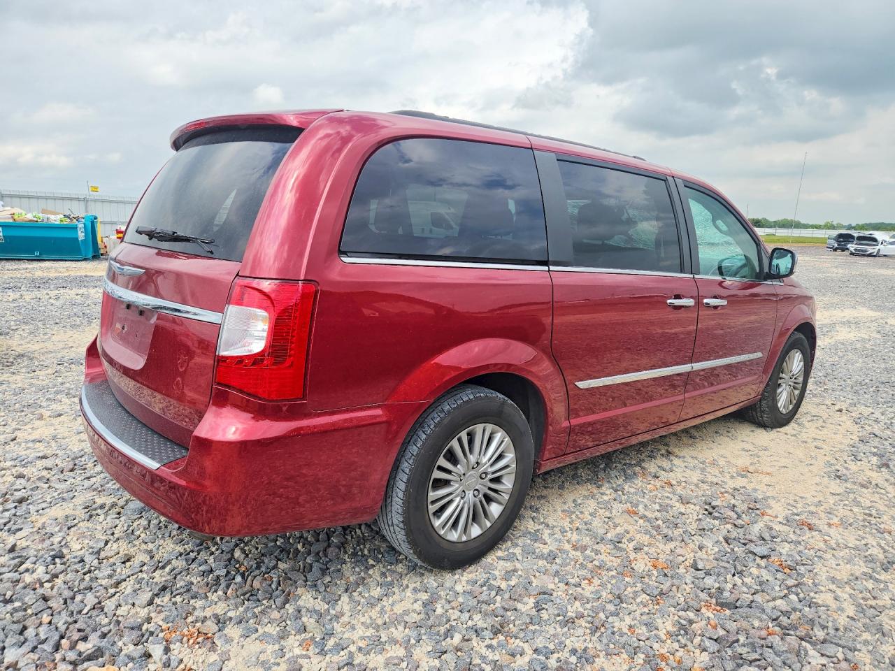 2015 CHRYSLER TOWN & COUNTRY TOURING L photo 7