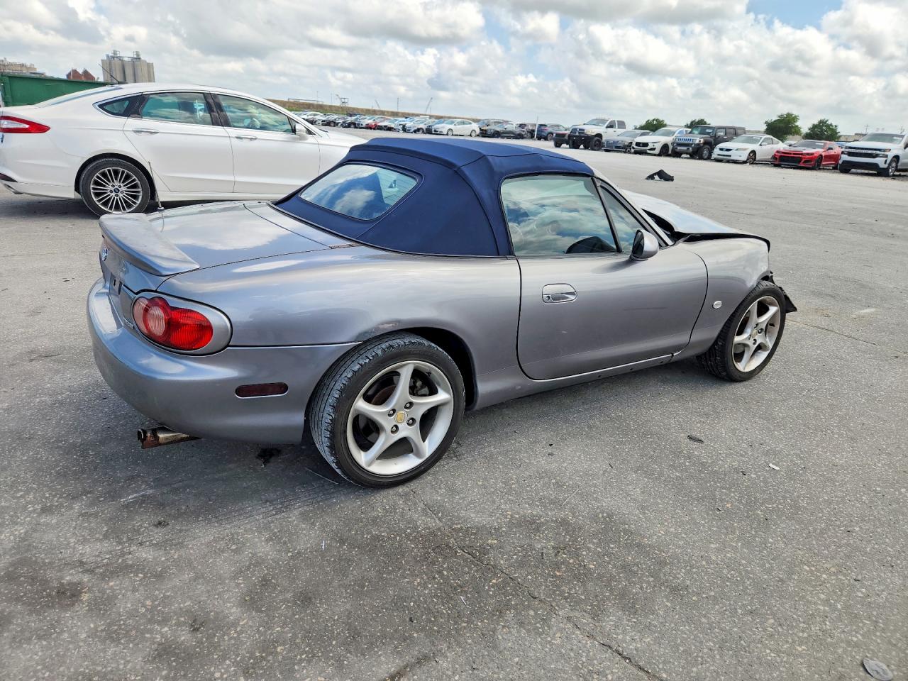 2003 MAZDA MX-5 MIATA BASE photo 5