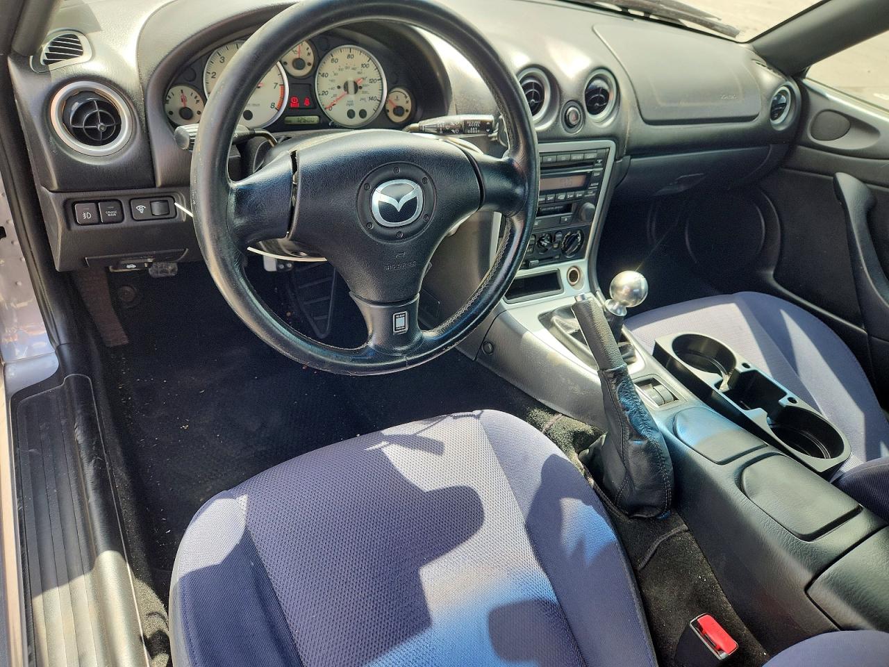 2003 MAZDA MX-5 MIATA BASE photo 15