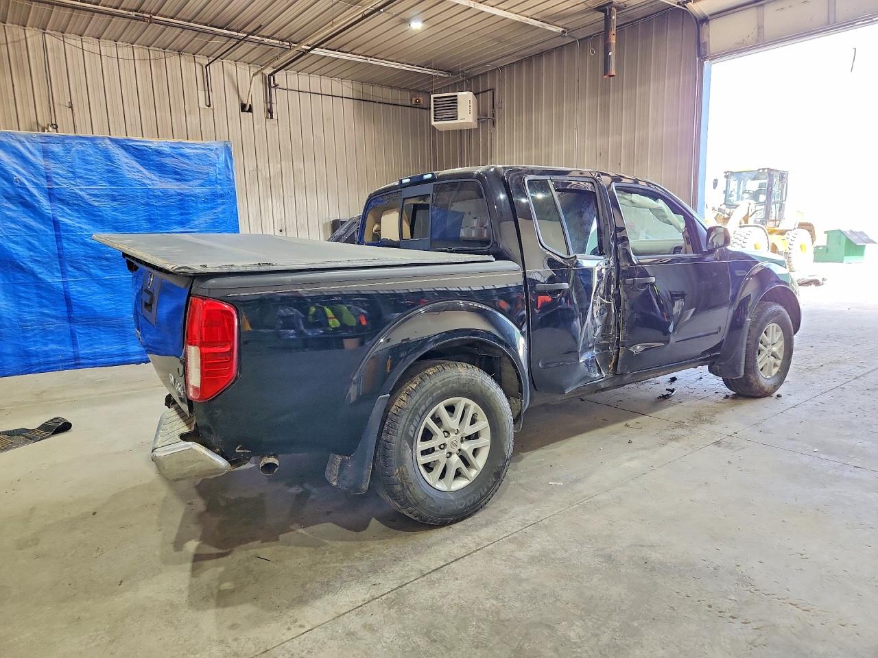 2018 NISSAN FRONTIER SV photo 3