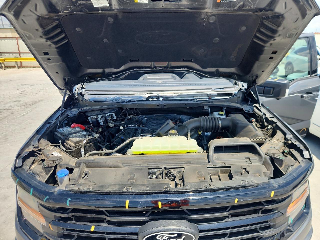 2025 FORD F150 XLT photo 21