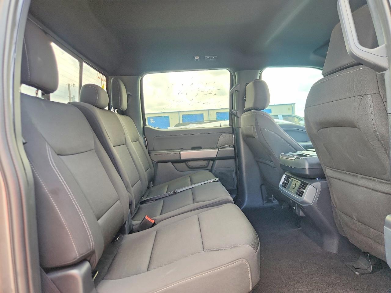 2025 FORD F150 XLT photo 19