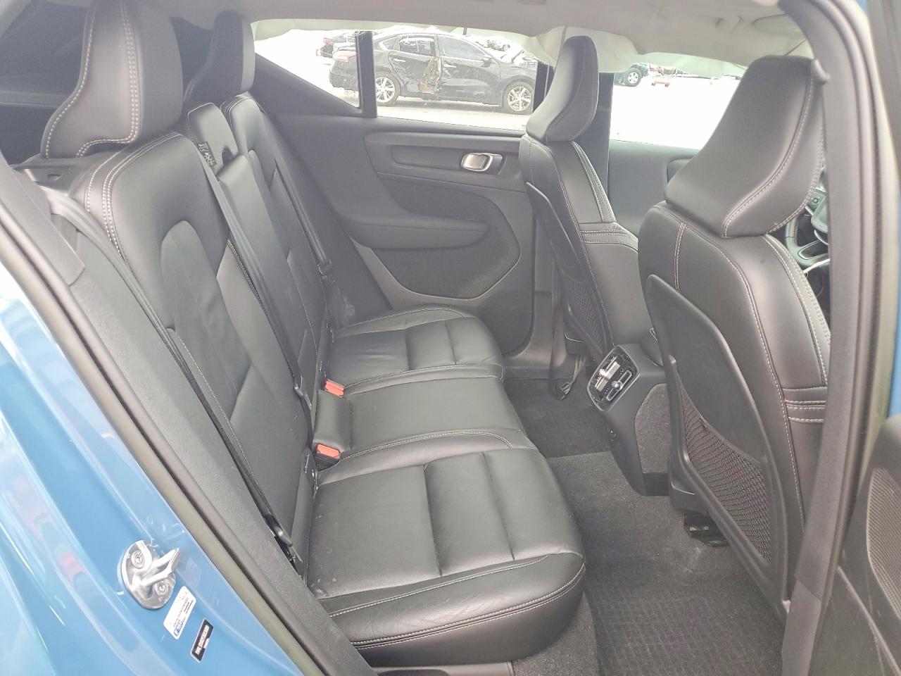 2023 VOLVO XC40 ULTIMATE photo 31