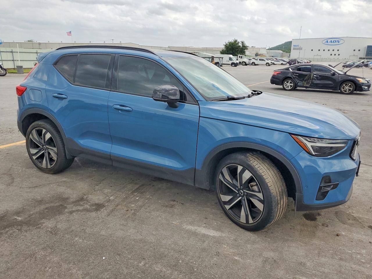 2023 VOLVO XC40 ULTIMATE photo 10