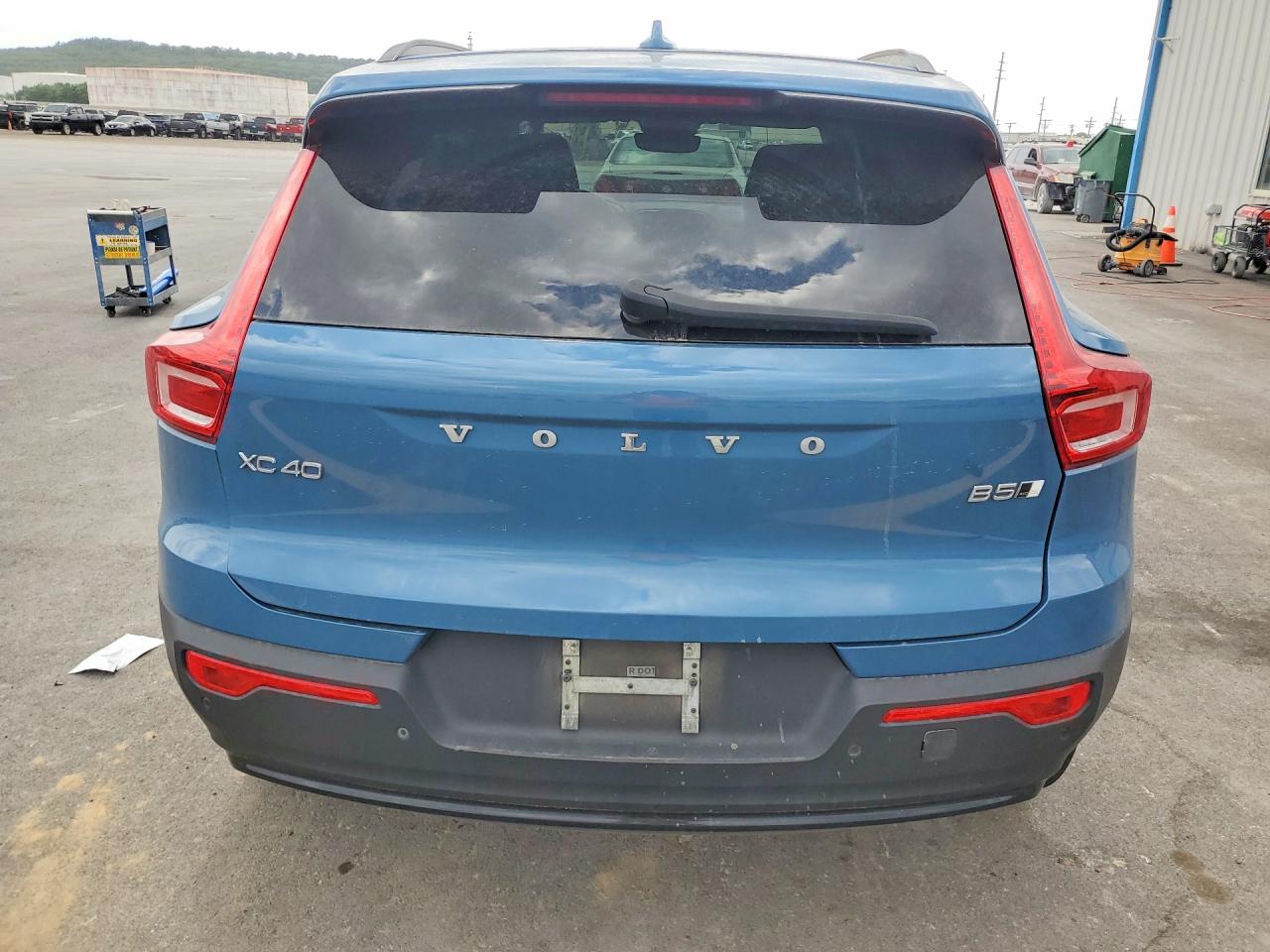 2023 VOLVO XC40 ULTIMATE photo 16