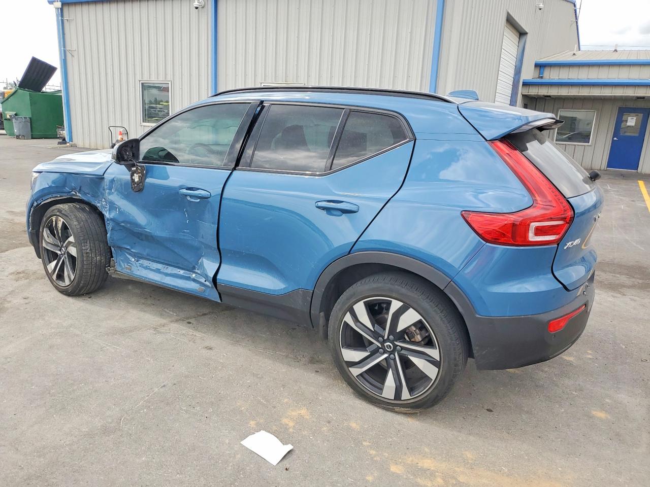 2023 VOLVO XC40 ULTIMATE photo 4