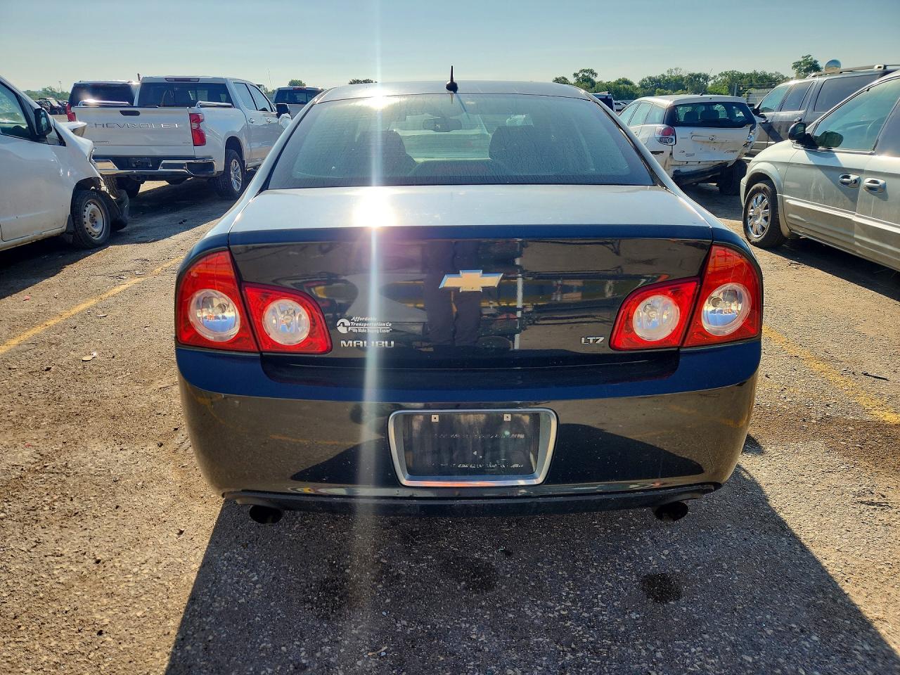 2009 CHEVROLET MALIBU LTZ photo 16