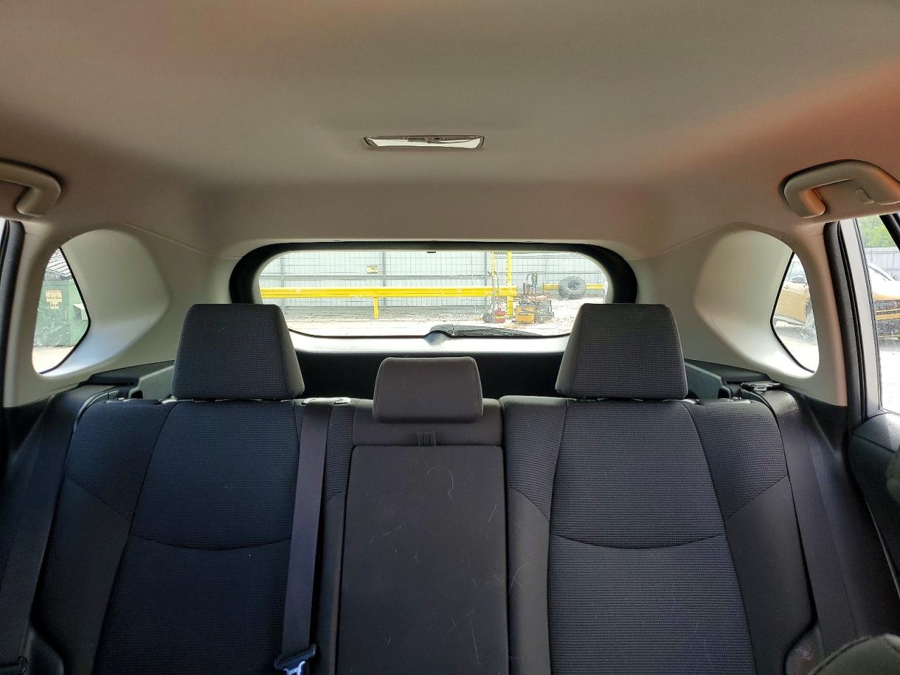 2019 TOYOTA RAV4 LE photo 10