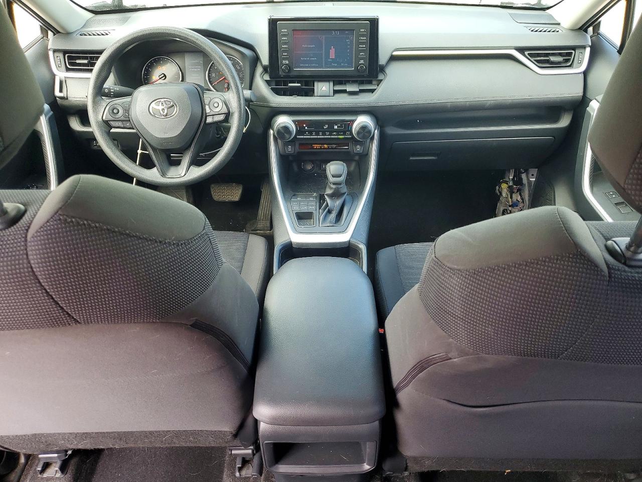 2019 TOYOTA RAV4 LE photo 8