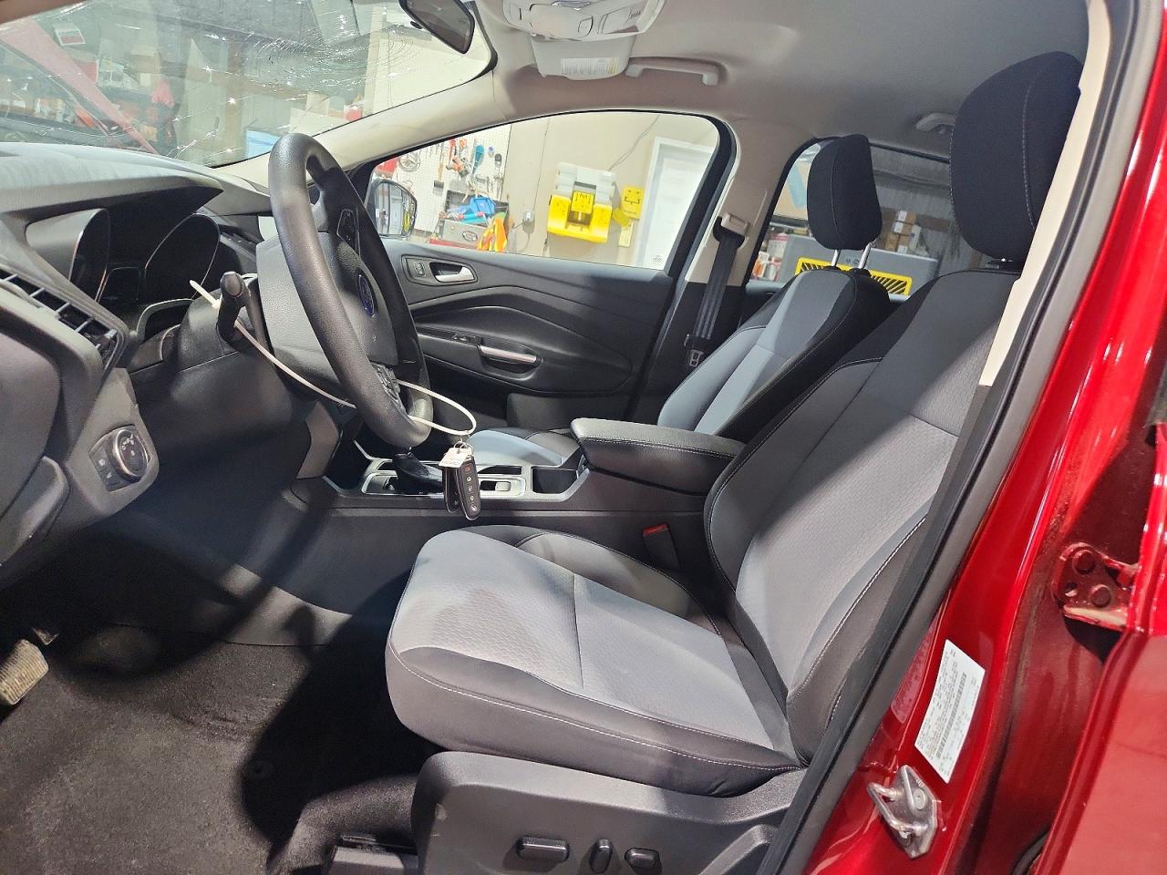2019 FORD ESCAPE SE photo 13