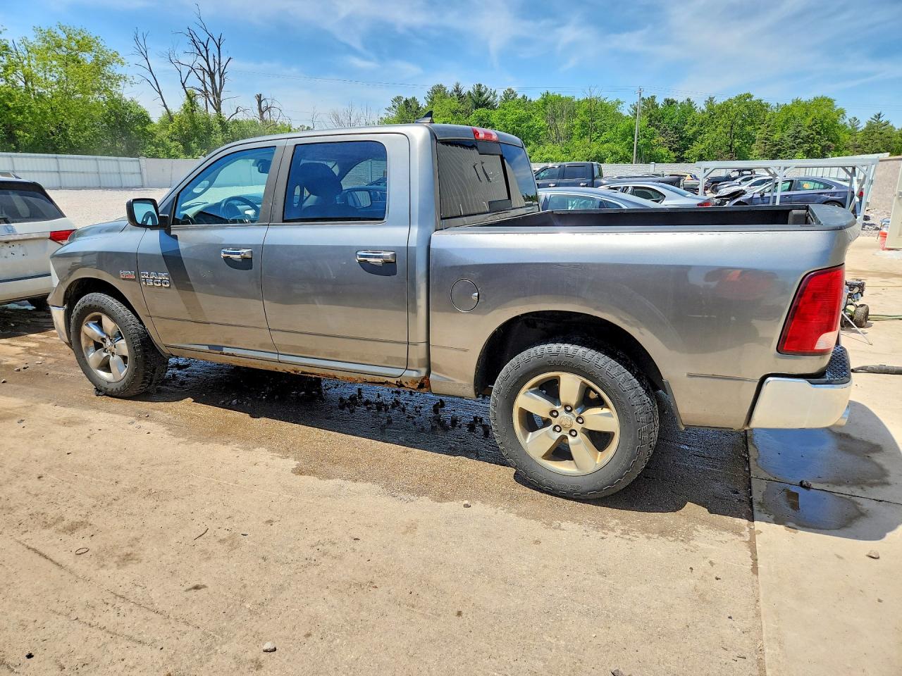 2013 RAM 1500 SLT photo 3