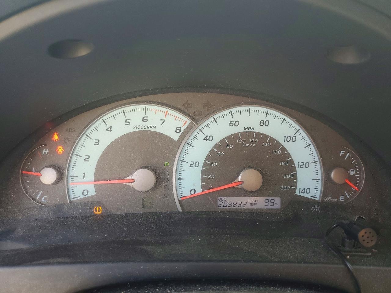 2011 TOYOTA CAMRY SE photo 25