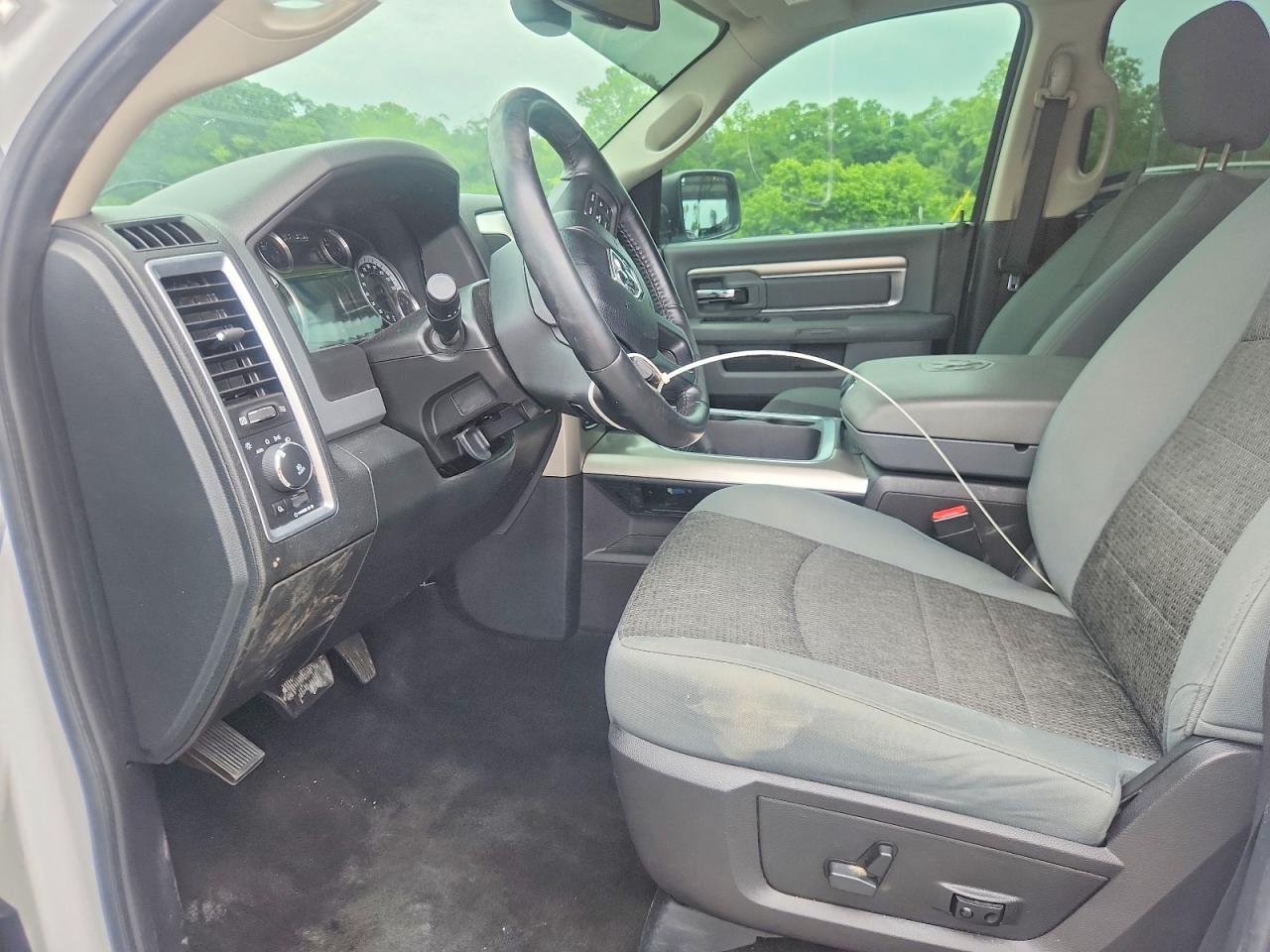 2015 RAM 1500 SLT photo 19
