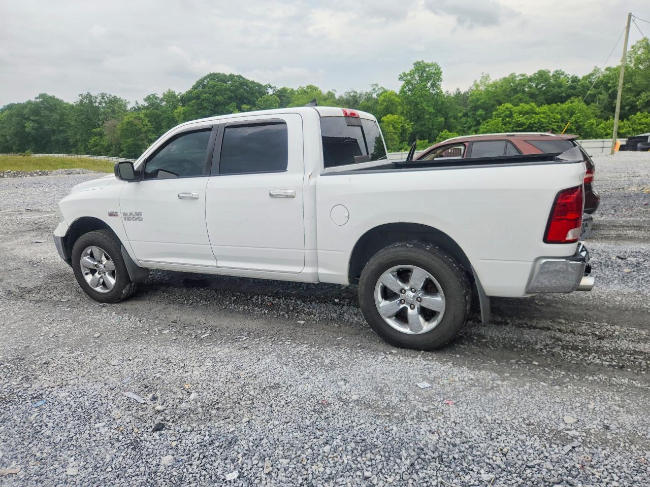 2015 RAM 1500 SLT photo 4