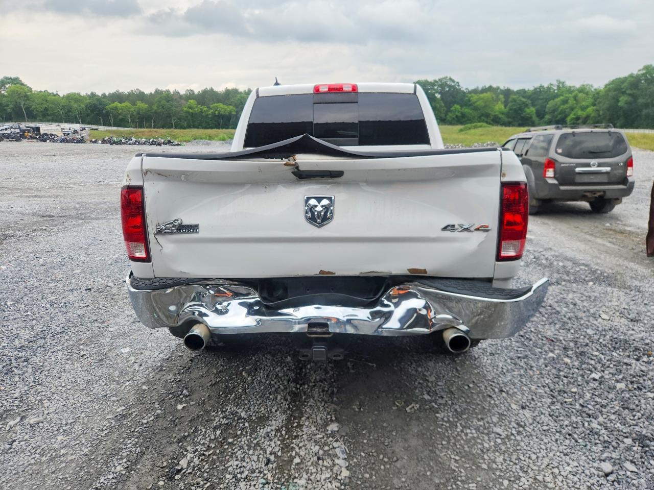 2015 RAM 1500 SLT photo 16