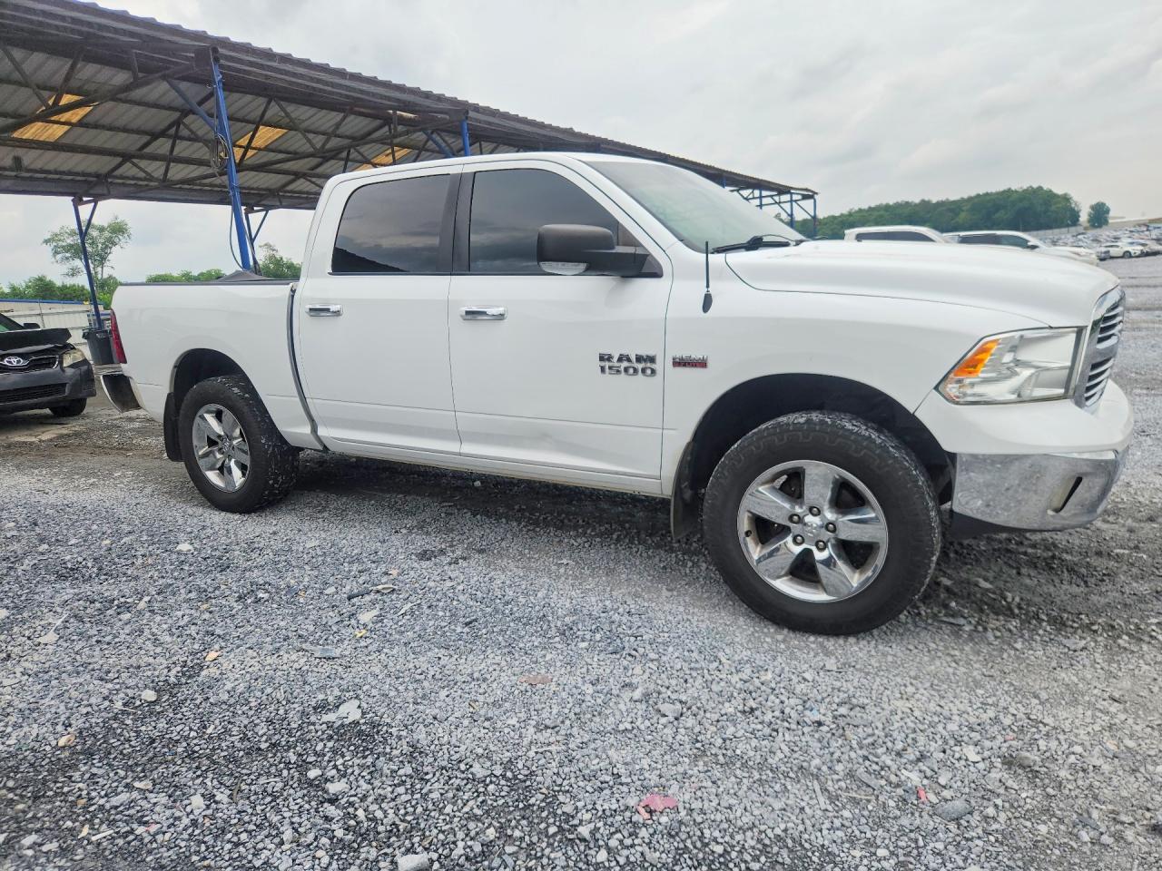 2015 RAM 1500 SLT photo 10