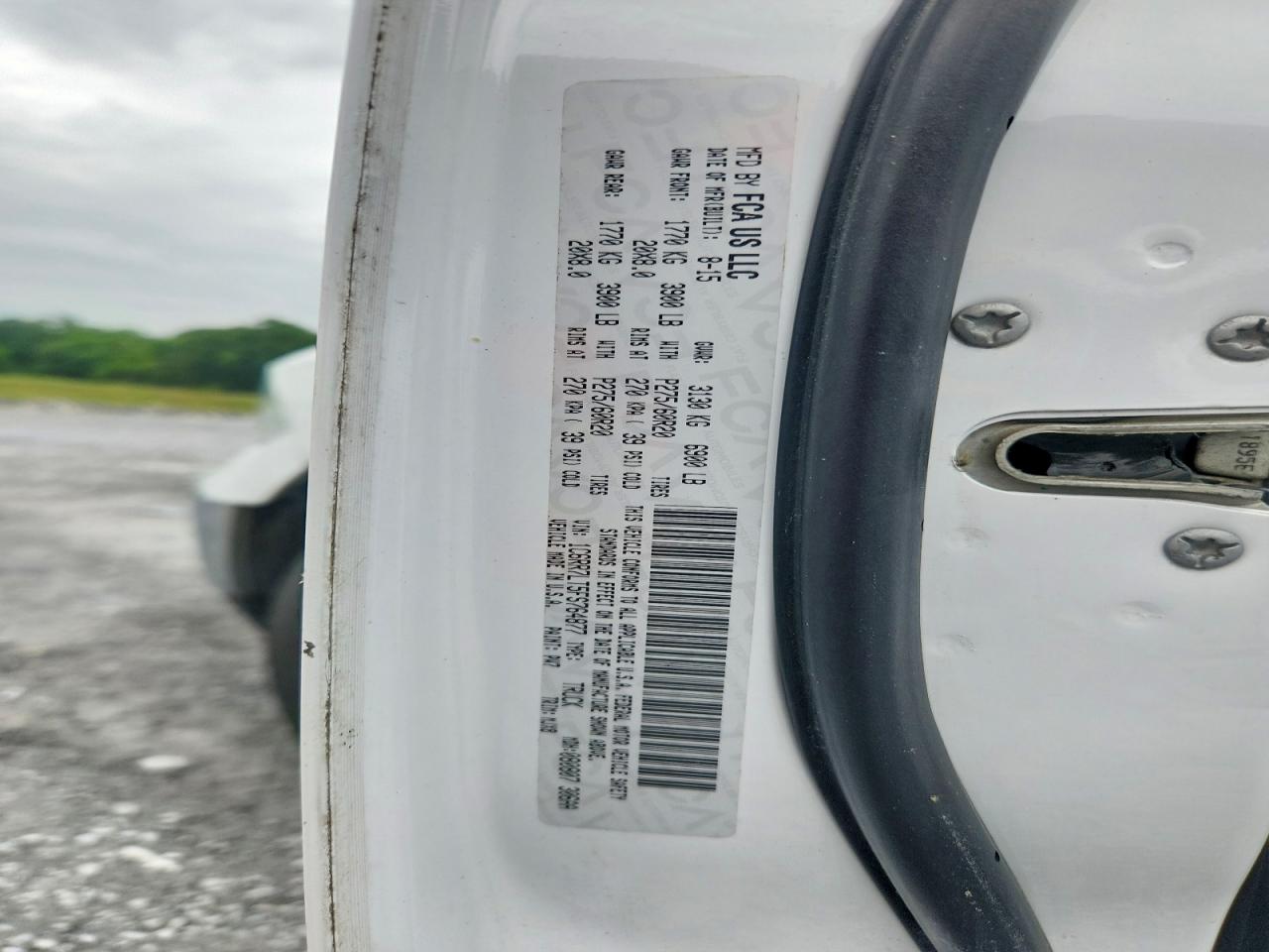 2015 RAM 1500 SLT photo 34