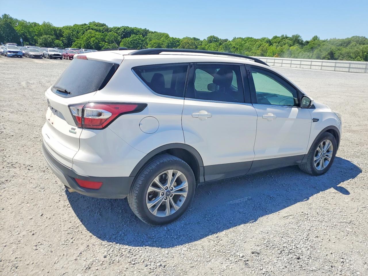 2017 FORD ESCAPE SE photo 5
