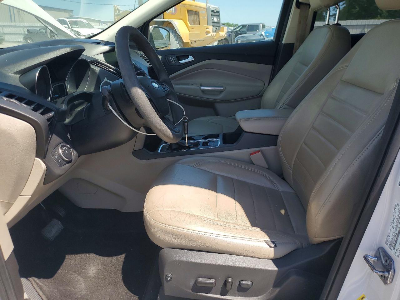 2017 FORD ESCAPE SE photo 13