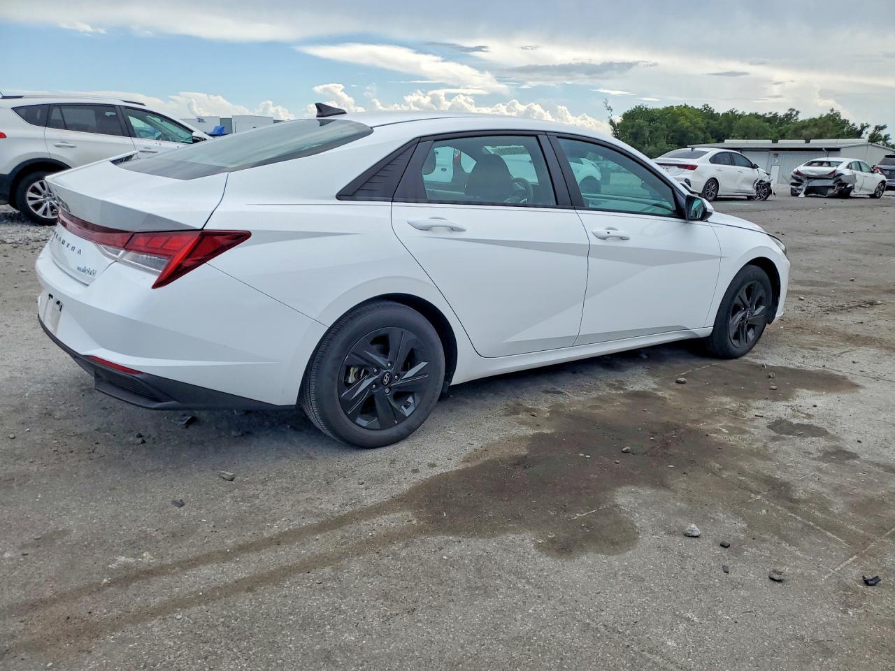 2023 HYUNDAI ELANTRA BLUE photo 5