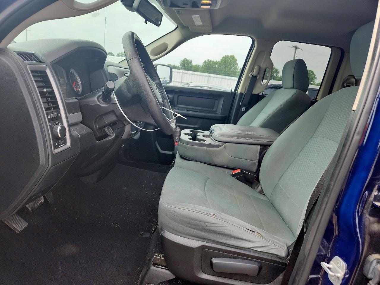 2014 RAM 1500 ST photo 19