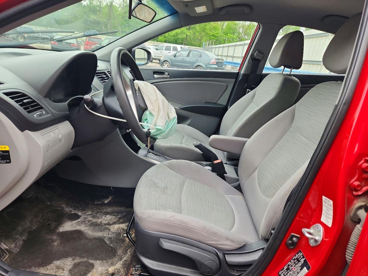 2016 HYUNDAI ACCENT SE photo 13