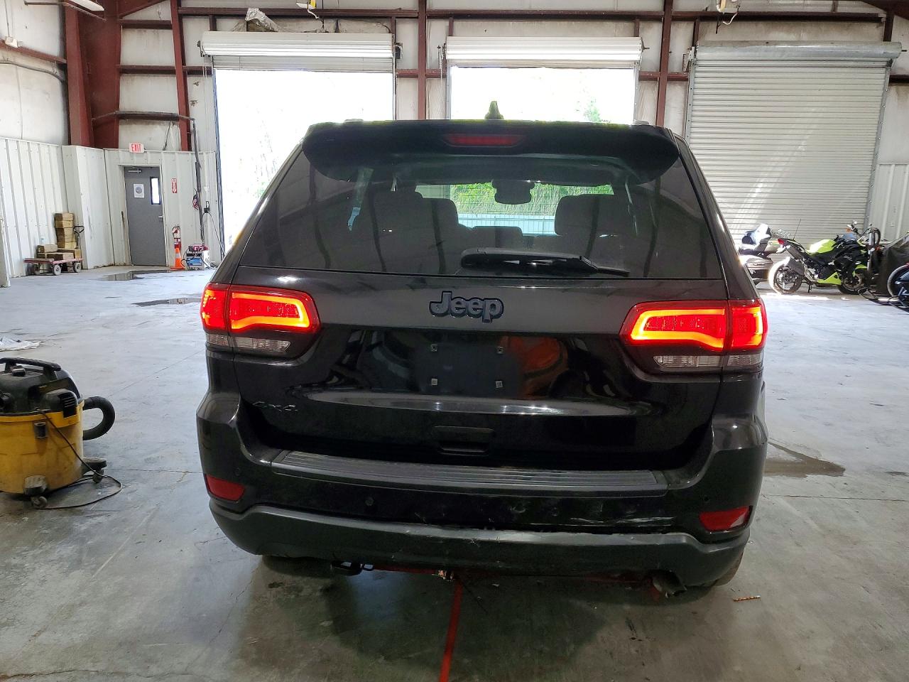 2018 JEEP GRAND CHEROKEE LAREDO photo 6