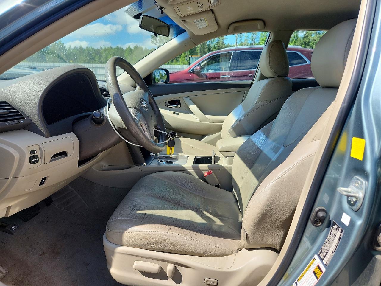 2011 TOYOTA CAMRY LE photo 19