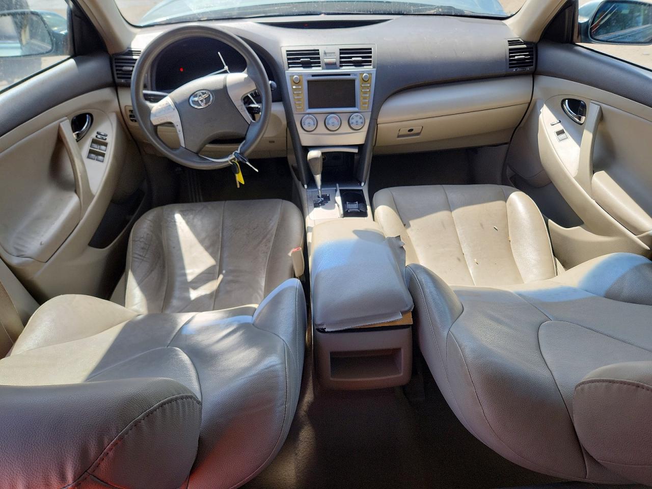 2011 TOYOTA CAMRY LE photo 22