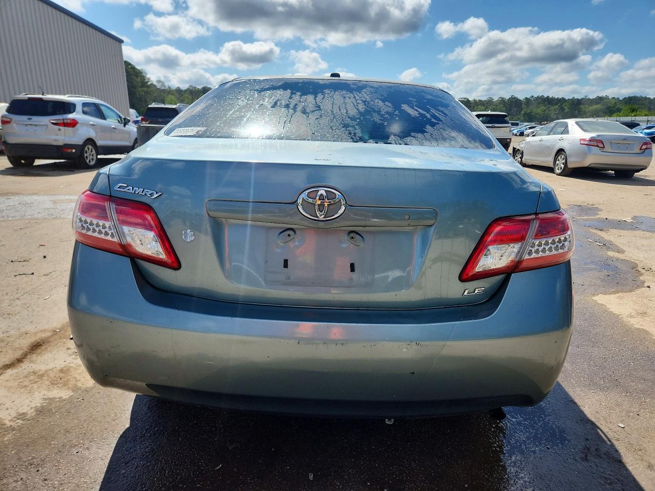 2011 TOYOTA CAMRY LE photo 16