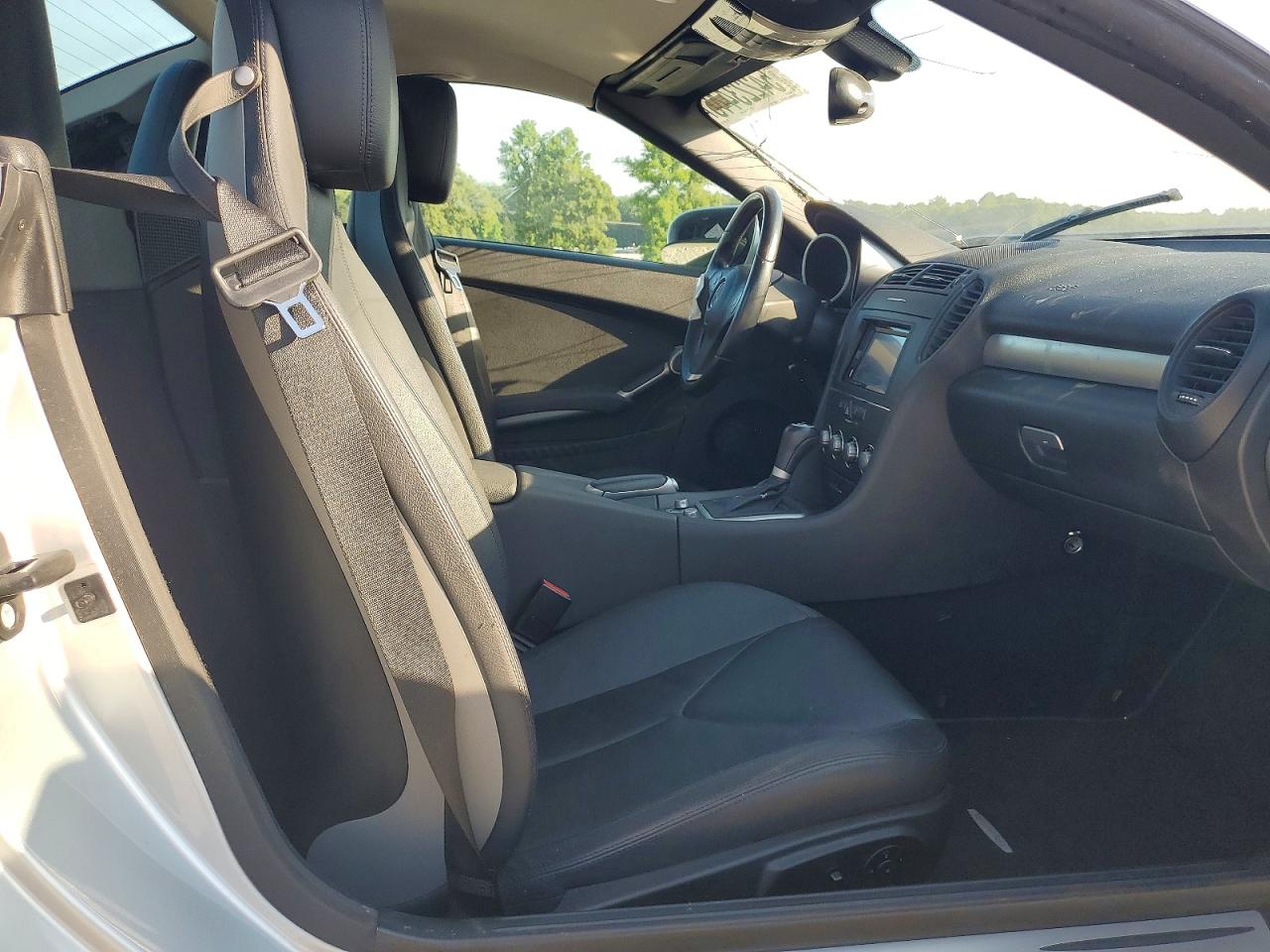 2010 MERCEDES-BENZ SLK 300 photo 10