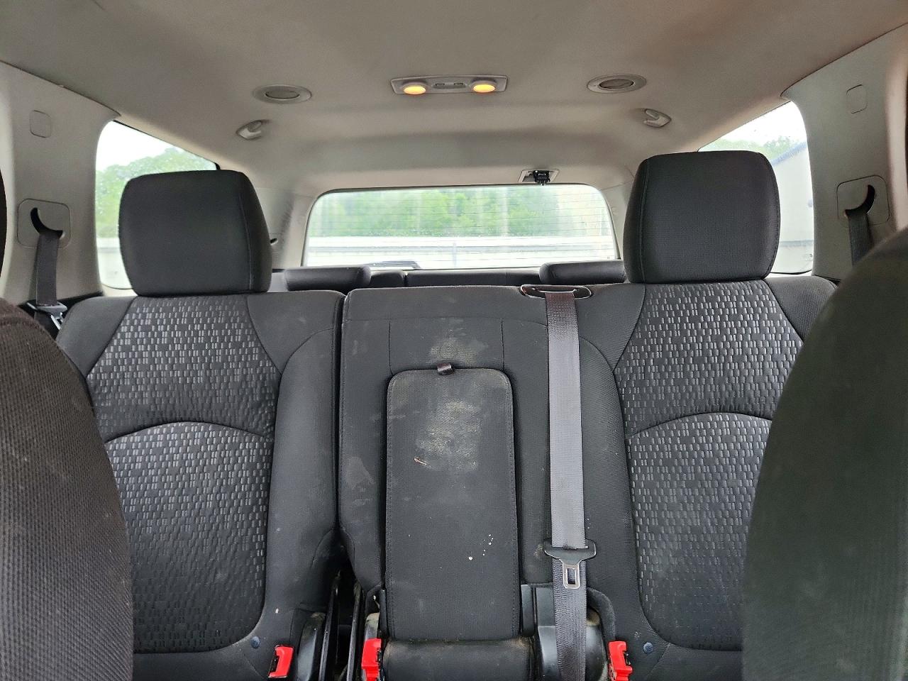 2011 GMC ACADIA SLE photo 28