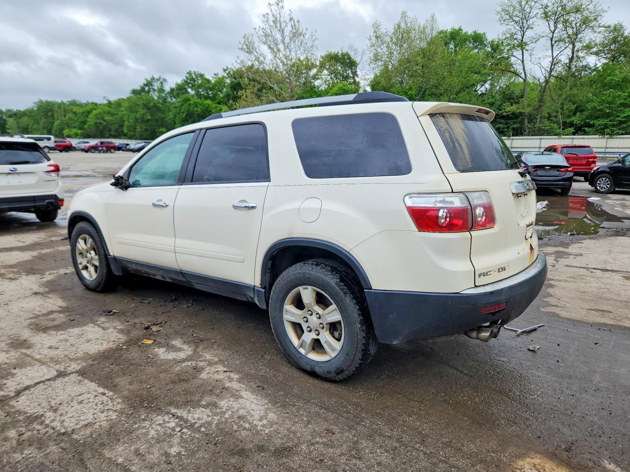 2011 GMC ACADIA SLE photo 4