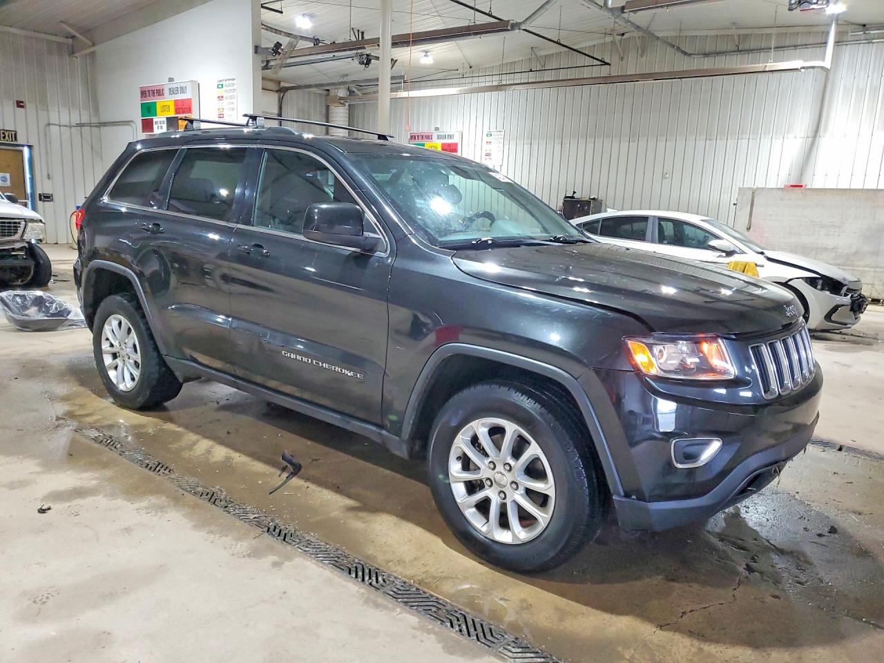 2014 JEEP GRAND CHEROKEE LAREDO photo 4